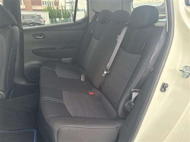 Nissan LEAF 2021 8485472-9