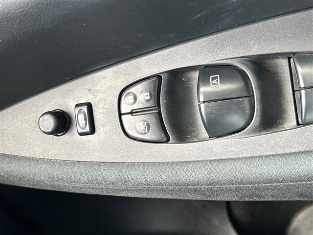 Nissan LEAF 2014 8485657-1