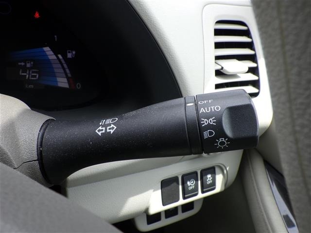 Nissan LEAF 2011 8485745-13