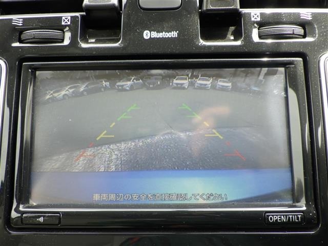 Nissan LEAF 2011 8485745-17