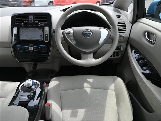 Nissan LEAF 2011 8485745-18