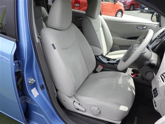 Nissan LEAF 2011 8485745-6