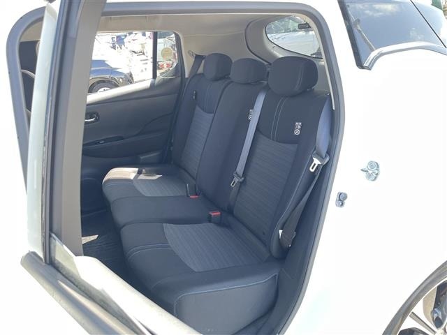 Nissan LEAF 2017 8485747-10