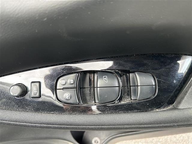 Nissan LEAF 2019 8485944-9