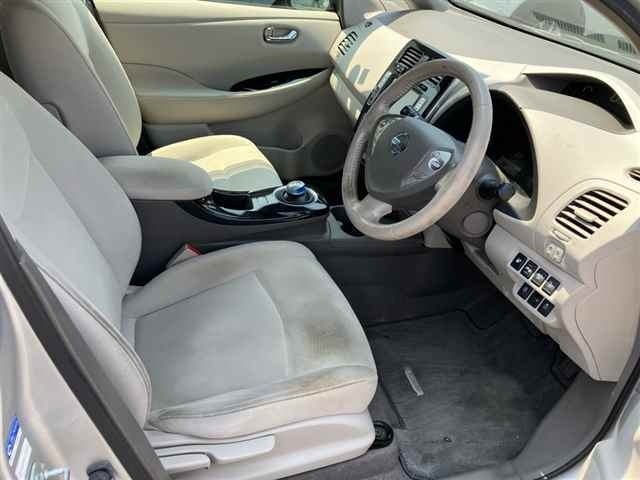 Nissan LEAF 2014 8485968-7