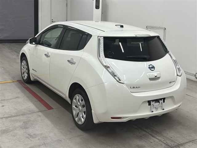 Nissan LEAF 2016 8486039-1