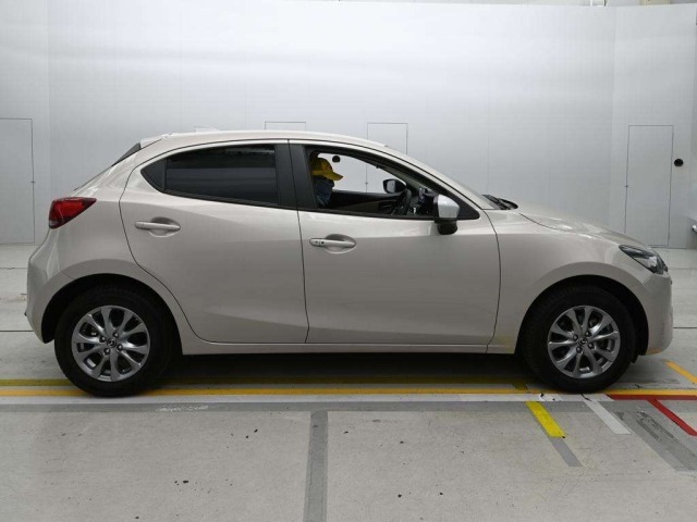 Mazda MAZDA2 2023 8479699-3