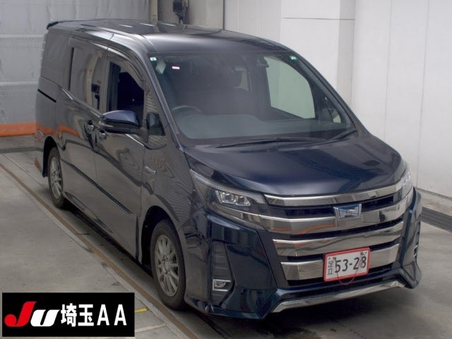 Toyota NOAH 2017 8483041-0