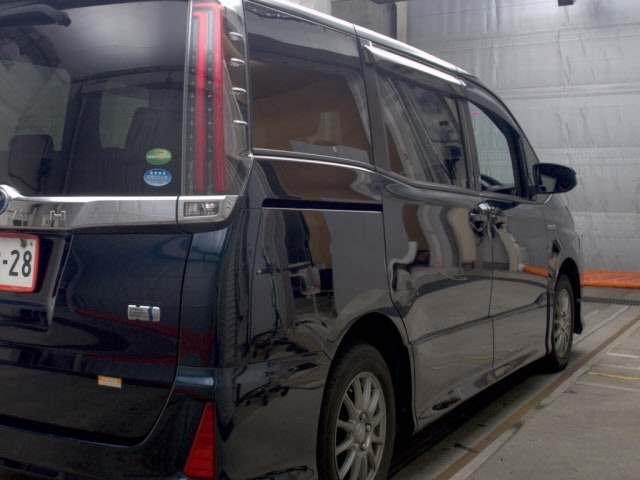 Toyota NOAH 2017 8483041-5