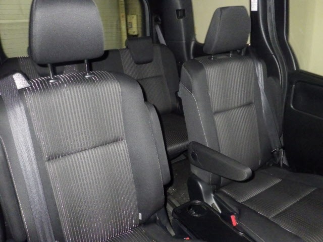Toyota NOAH 2017 8483041-8