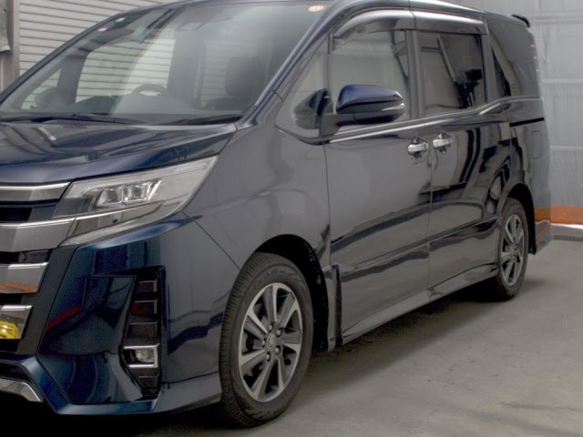 Toyota NOAH 2019 8483054-4