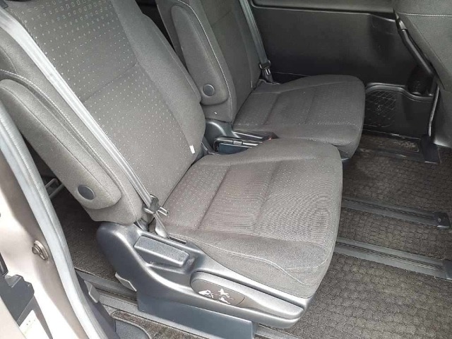 Toyota NOAH 2017 8483068-12