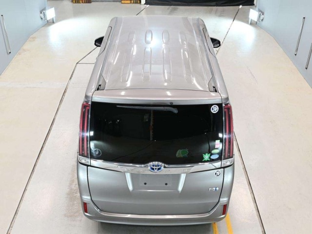 Toyota NOAH 2017 8483068-8