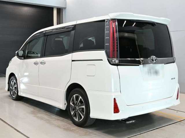 Toyota NOAH 2020 8483074-6