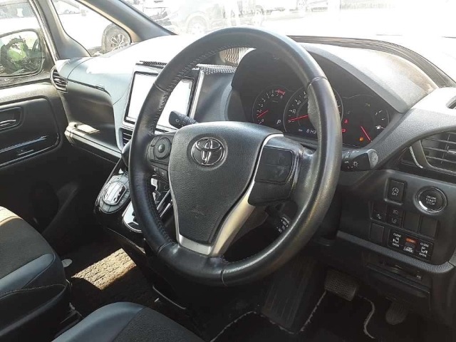 Toyota NOAH 2020 8483074-9