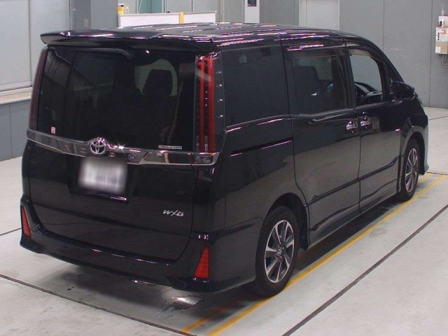 Toyota NOAH 2020 8483075-1
