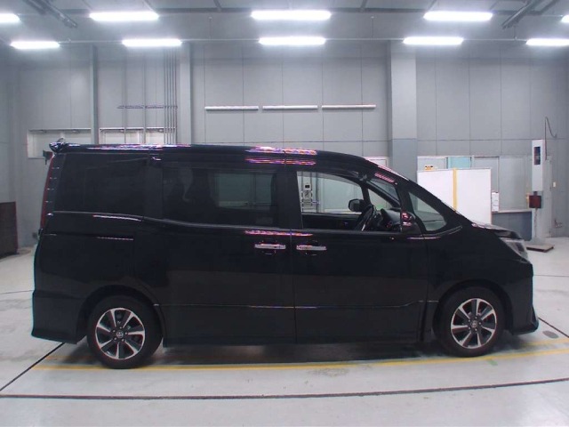 Toyota NOAH 2020 8483075-3