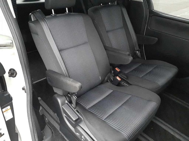 Toyota NOAH 2015 8483076-10