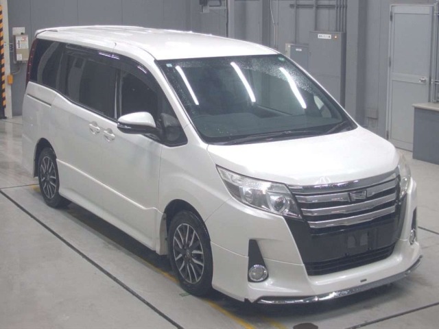 Toyota NOAH 2015 8483076-5