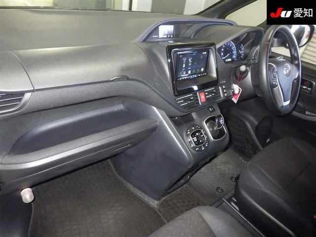 Toyota NOAH 2016 8483080-3
