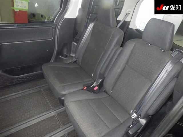 Toyota NOAH 2016 8483080-4
