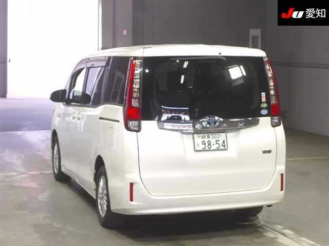 Toyota NOAH 2016 8483089-1