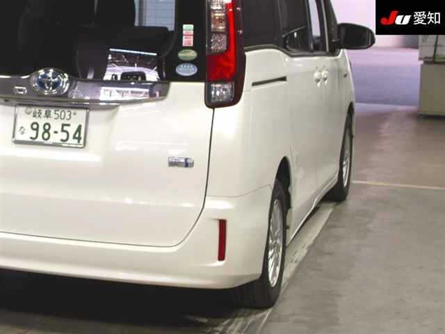 Toyota NOAH 2016 8483089-8