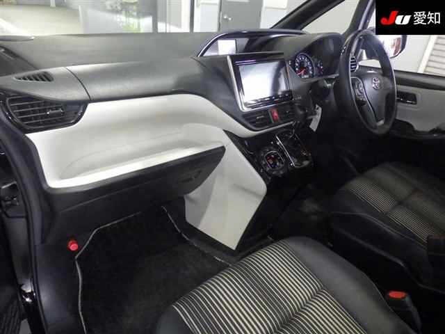 Toyota NOAH 2020 8483090-3