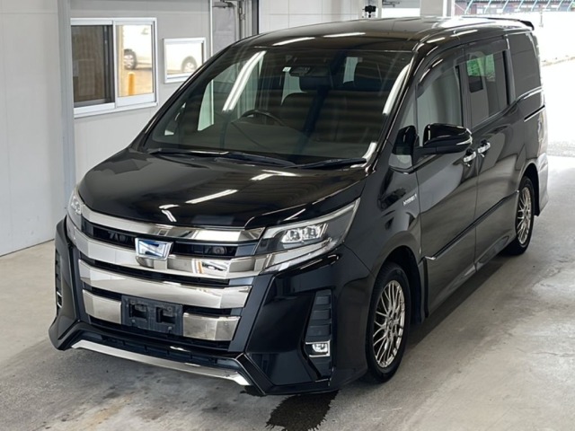 Toyota NOAH 2018 8483099-0