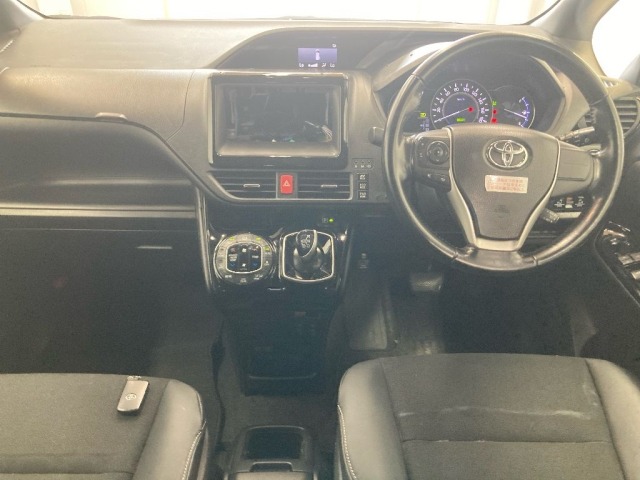 Toyota NOAH 2018 8483099-3