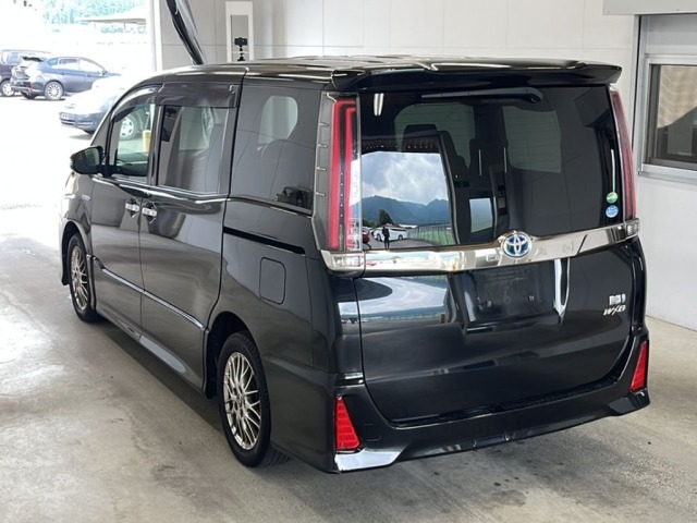 Toyota NOAH 2018 8483099-5
