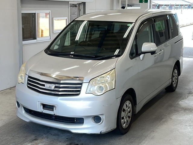 Toyota NOAH 2011 8483100-0