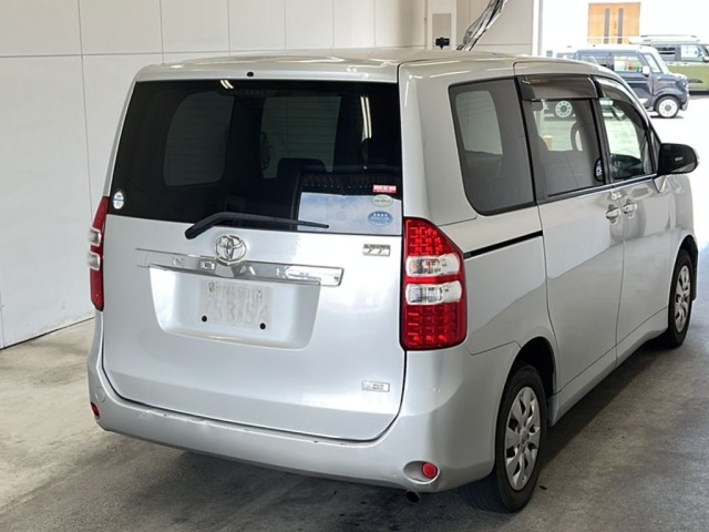 Toyota NOAH 2011 8483100-1
