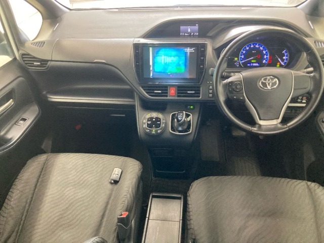 Toyota NOAH 2016 8483104-3