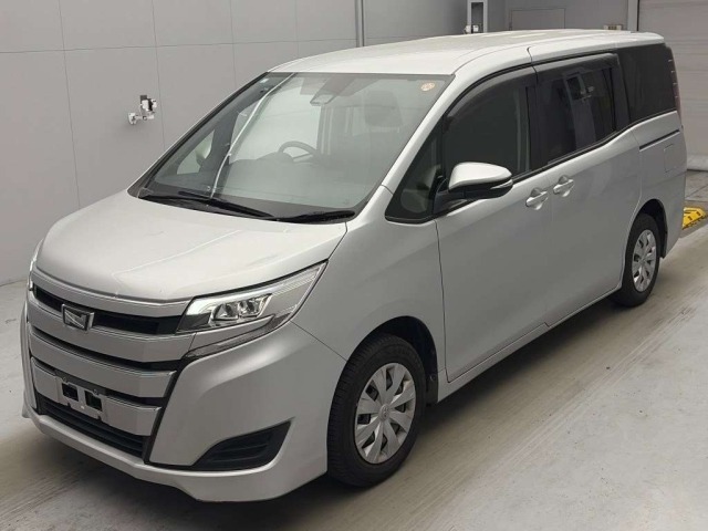 Toyota NOAH 2021 8483108-0