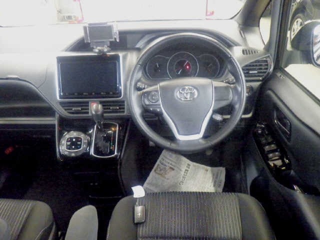 Toyota NOAH 2020 8483113-3