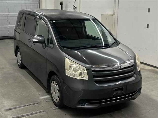 Toyota NOAH 2009 8483121-0