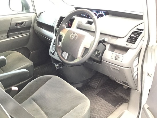 Toyota NOAH 2007 8483122-5