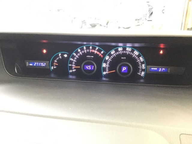 Toyota NOAH 2007 8483122-8