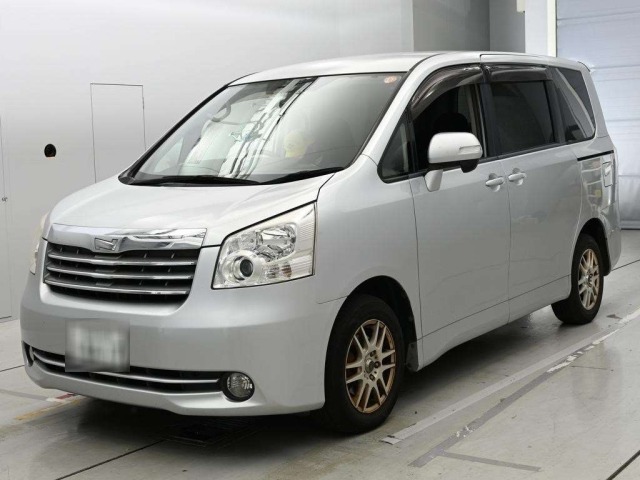 Toyota NOAH 2008 8483170-0