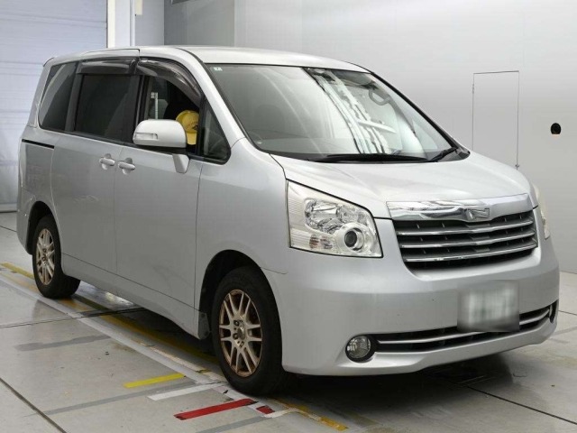Toyota NOAH 2008 8483170-5