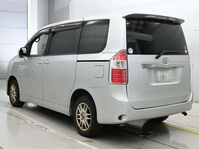 Toyota NOAH 2008 8483170-6