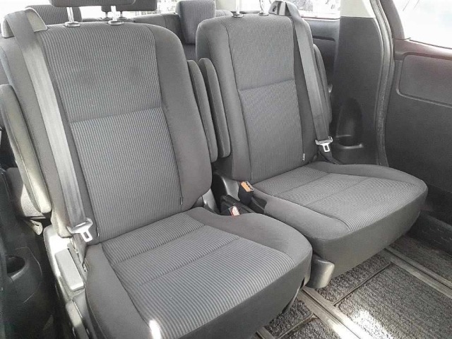 Toyota NOAH 2015 8483171-11