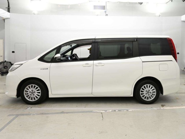 Toyota NOAH 2015 8483171-4