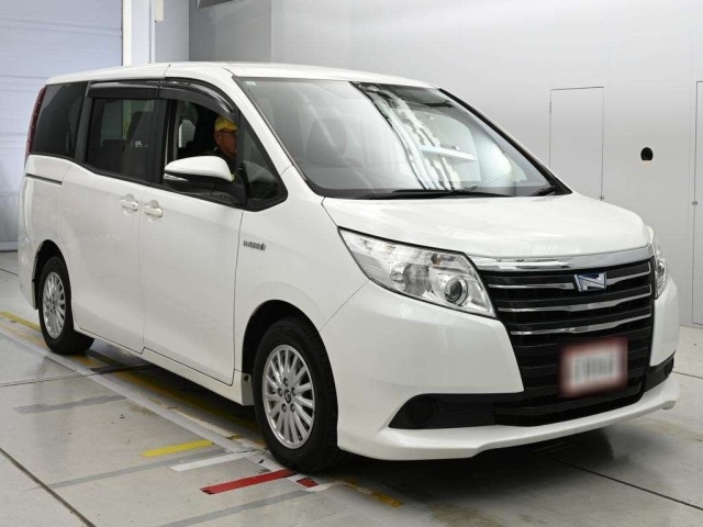 Toyota NOAH 2015 8483171-5