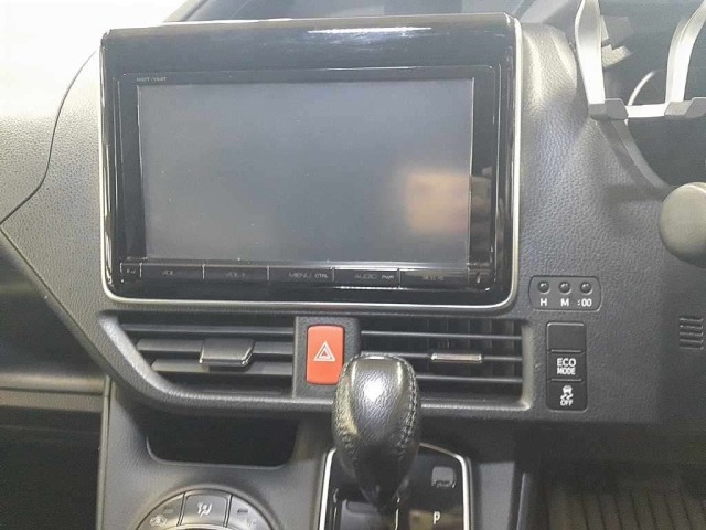 Toyota NOAH 2014 8483180-12