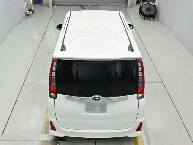 Toyota NOAH 2014 8483180-8