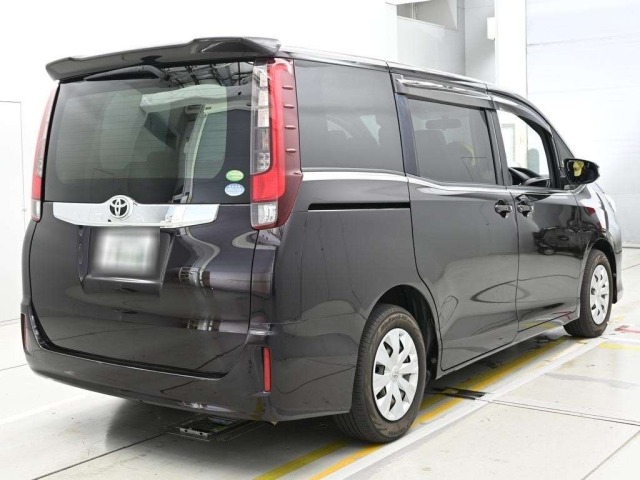 Toyota NOAH 2014 8483182-1