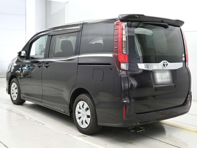 Toyota NOAH 2014 8483182-6