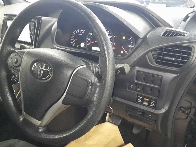 Toyota NOAH 2014 8483182-9